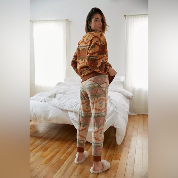Urban Outfitters Out From Under Outlander Fleece Jogger Pants - Picture 2 of 9